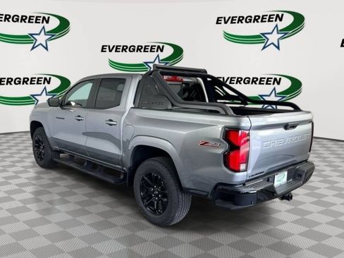 Used 2025 Chevrolet Colorado Z71 w/ Midnight Edition AWD/4WD image 3