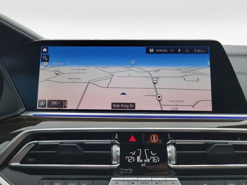 Used 2023 BMW X5 xDrive40i w/ Premium Package image 17