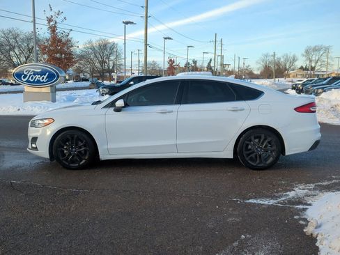 Used 2020 Ford Fusion SE w/ Equipment Group 151A image 5