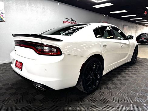 Used 2022 Dodge Charger SXT w/ Blacktop Package image 14