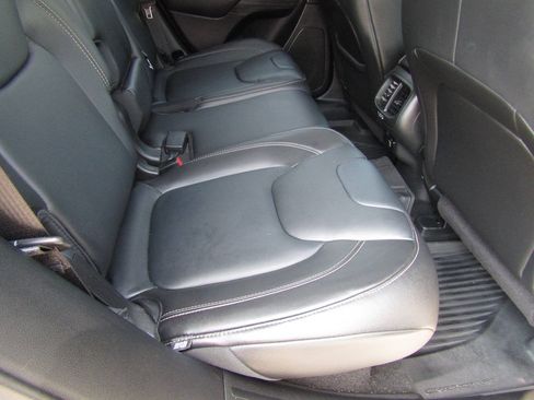 Used 2015 Jeep Cherokee Limited AWD/4WD image 17