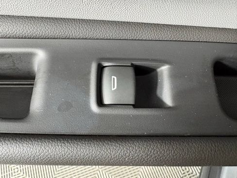 Used 2023 GMC Terrain SLT w/ Infotainment Package II FWD image 42