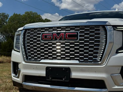 Used 2024 GMC Yukon Denali w/ LPO, Floor Liner Package AWD/4WD image 4