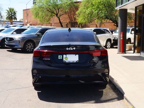 Used 2022 Kia Forte GT-Line image 11