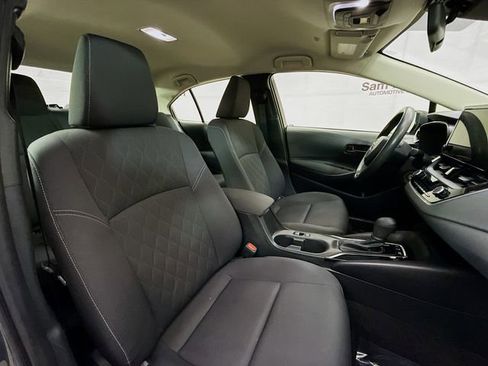 Used 2023 Toyota Corolla LE image 27