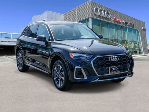 Used 2023 Audi Q5 2.0T Premium w/ Convenience Package image 5