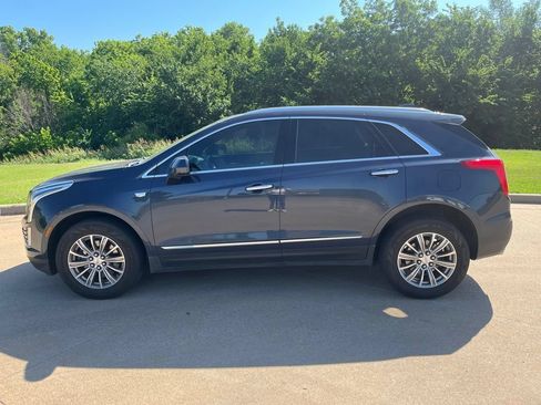 Used 2018 Cadillac XT5 Luxury FWD image 2