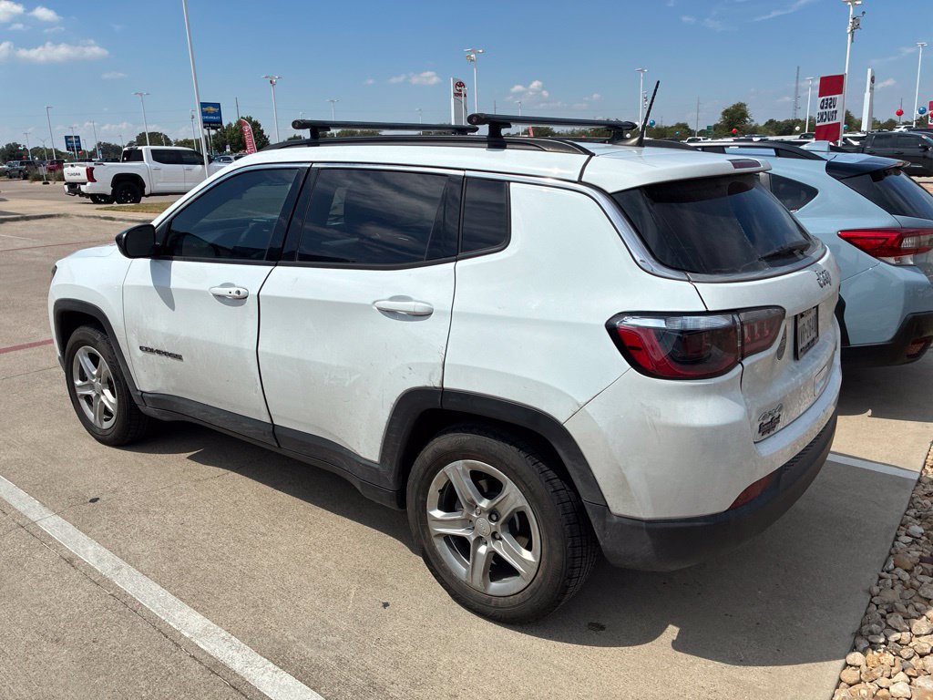 Used 2024 Jeep Compass Latitude AWD/4WD image 3