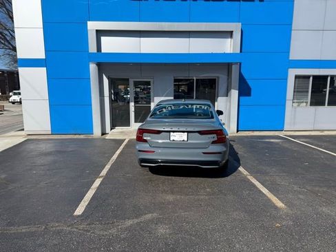 Used 2024 Volvo S60 B5 Core image 7