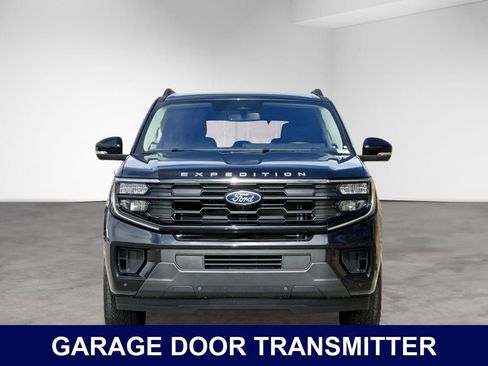 Used 2025 Ford Expedition Active AWD/4WD image 9