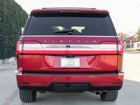 Used 2018 Lincoln Navigator Reserve w/ Technology Package image 12