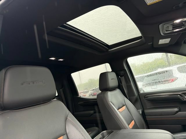 Used 2024 GMC Sierra 1500 AT4 w/ Technology Package AWD/4WD image 12