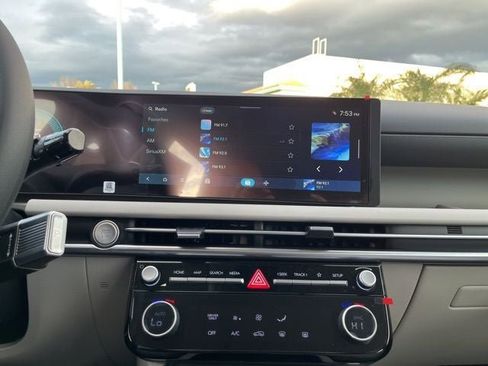 New 2026 Hyundai Tucson Blue SE image 11