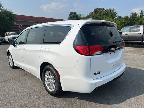 New 2025 Chrysler Voyager LX image 7