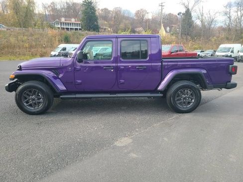 New 2026 Jeep Gladiator Sport AWD/4WD image 2