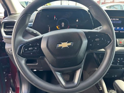 Used 2025 Chevrolet TrailBlazer LT FWD image 27