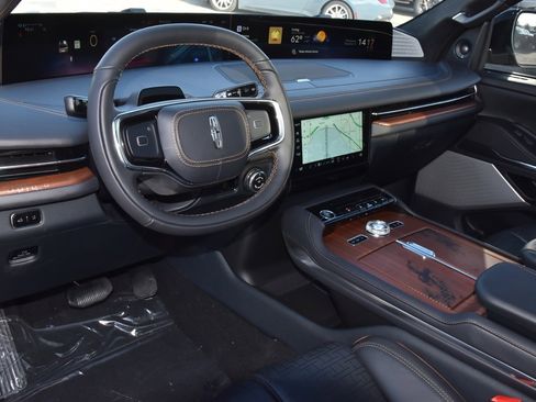 New 2025 Lincoln Navigator L Black Label image 39