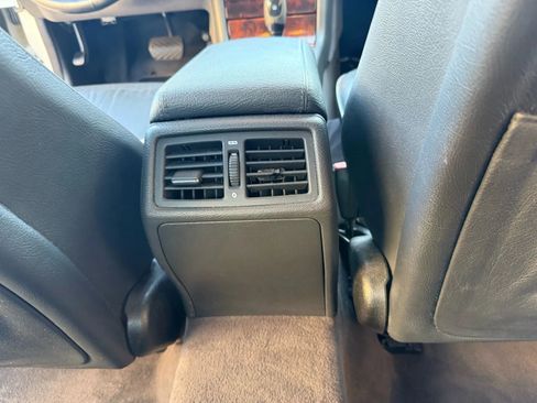 Used 2001 Mercedes-Benz E 320 Sedan image 21