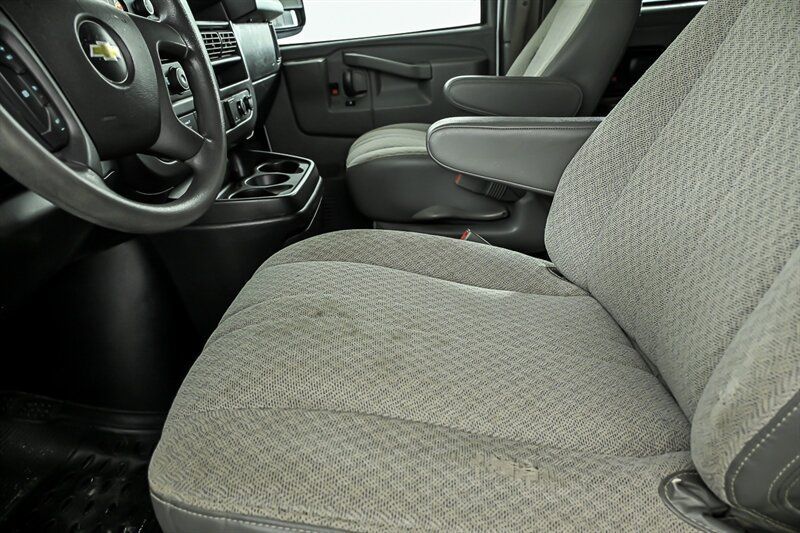 Used 2017 Chevrolet Express 3500 LT w/ LT Preferred Equipment Group RWD image 16