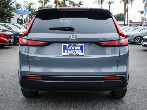 Used 2025 Honda CR-V LX image 9