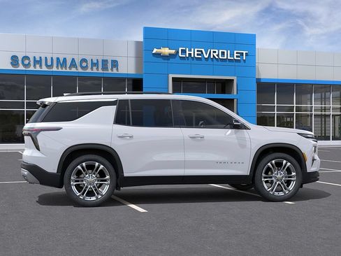 New 2027 Chevrolet Traverse LT w/ Driver Confidence Package AWD/4WD image 5