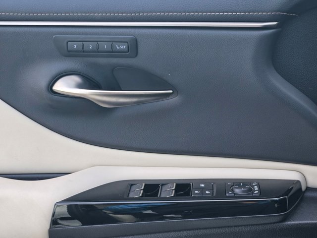 Used 2025 Lexus ES 350 w/ Premium Package FWD image 10