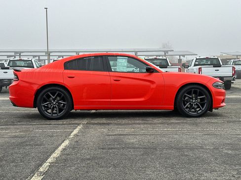 Used 2022 Dodge Charger SXT w/ Blacktop Package image 3
