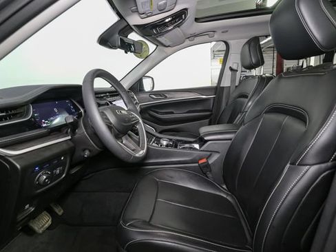 Used 2023 Jeep Grand Cherokee 4WD 4xe w/ Luxury Tech Group II image 45