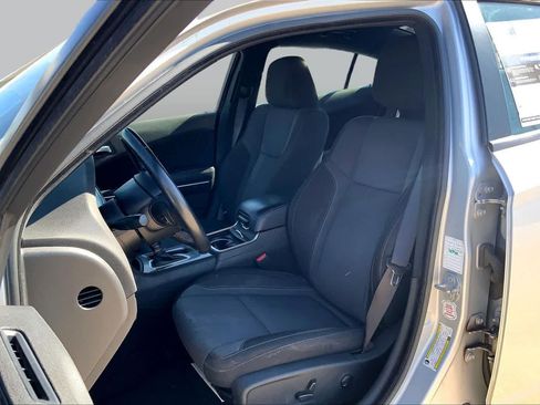 Used 2022 Dodge Charger SXT RWD image 7