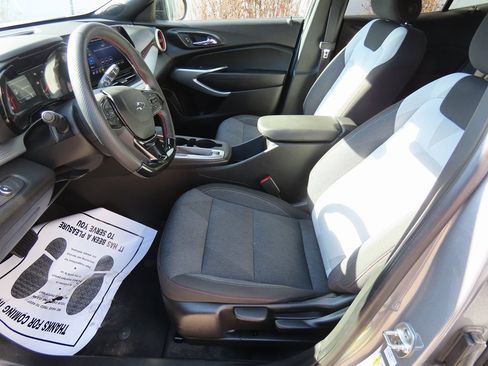 Certified 2024 Chevrolet Trax RS w/ Driver Confidence Package image 35