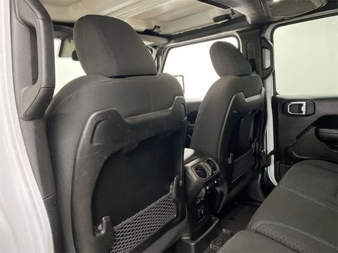 Used 2024 Jeep Wrangler Rubicon image 16