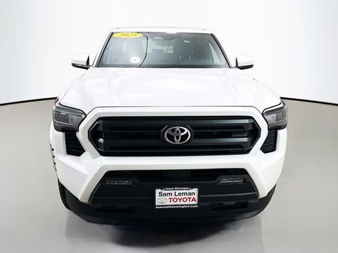 Used 2025 Toyota Tacoma SR5 image 2