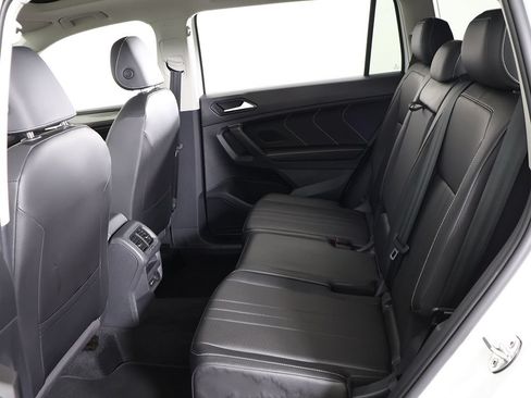 Used 2023 Volkswagen Tiguan SE w/ Panoramic Sunroof Package AWD/4WD image 35