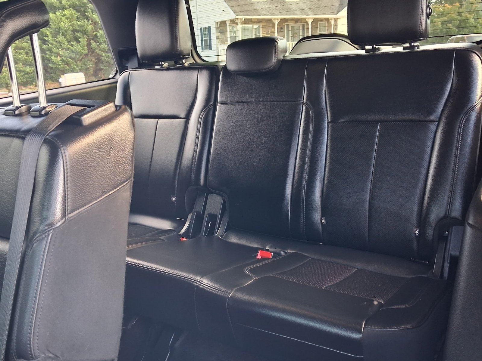 Used 2020 Ford Expedition XLT w/ Equipment Group 202A AWD/4WD image 20