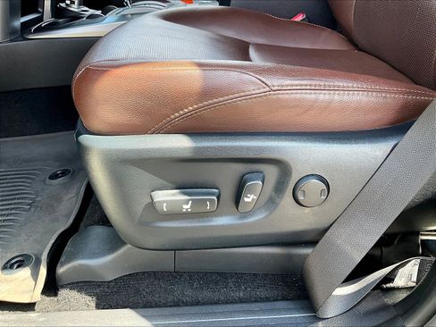 Used 2023 Toyota 4Runner Limited AWD/4WD image 38