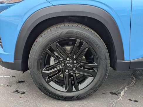 Used 2025 Chevrolet Trax ACTIV w/ Sunroof Package image 10