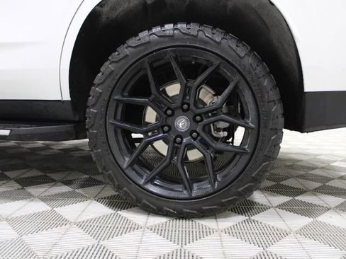 Used 2024 Chevrolet Tahoe Premier AWD/4WD image 47