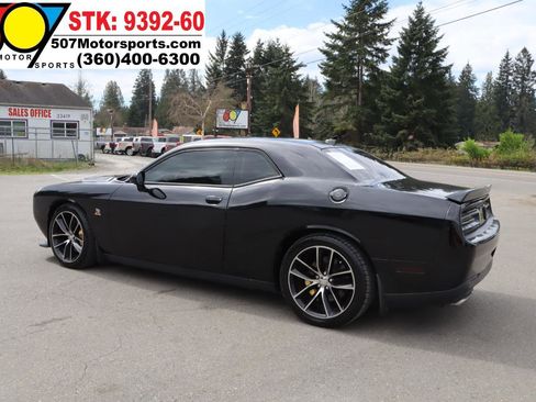 Used 2015 Dodge Challenger R/T Scat Pack w/ Leather Interior Group RWD image 6