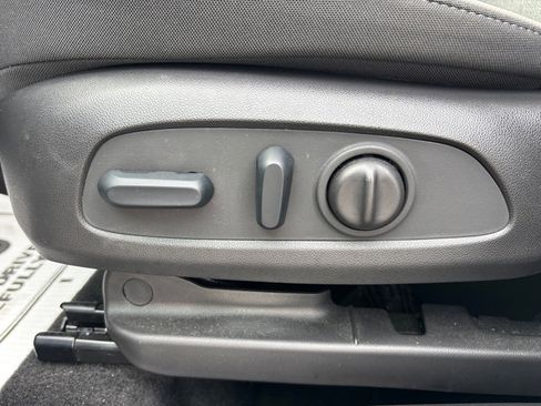 Used 2023 Chevrolet TrailBlazer LT image 13