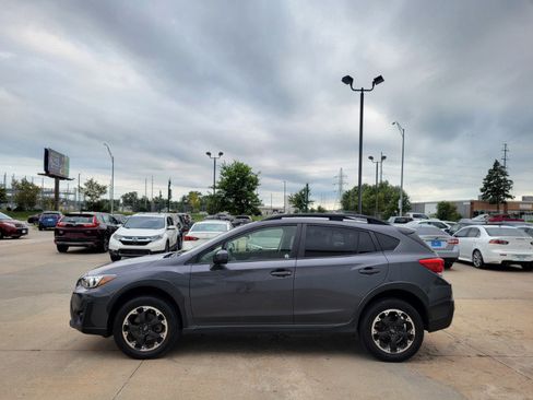 Used 2021 Subaru Crosstrek 2.0i Premium w/ Moonroof Package AWD/4WD image 4