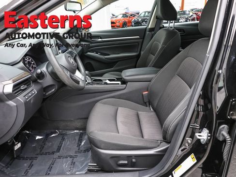 Used 2023 Nissan Altima 2.5 SV FWD image 14