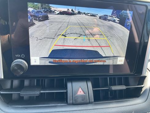Used 2025 Toyota RAV4 XLE AWD/4WD image 20