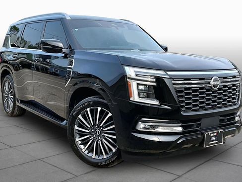 Used 2025 Nissan Armada Platinum Reserve AWD/4WD image 3
