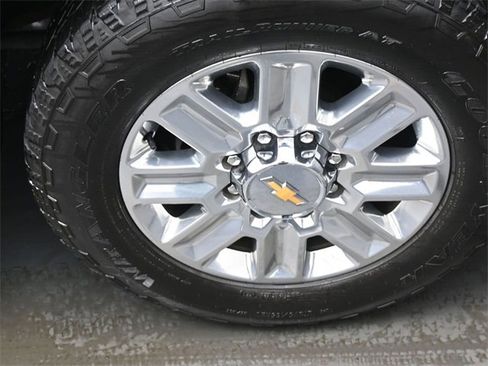 Used 2024 Chevrolet Silverado 2500 High Country w/ High Country Premium Package image 28