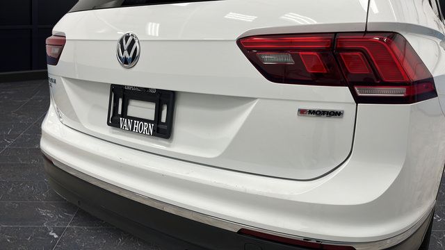Used 2021 Volkswagen Tiguan SEL AWD/4WD image 37