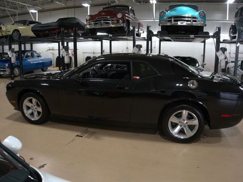 Used 2009 Dodge Challenger R/T image 2