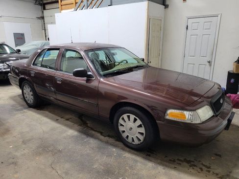 Used 2010 Ford Crown Victoria Police Interceptor image 18