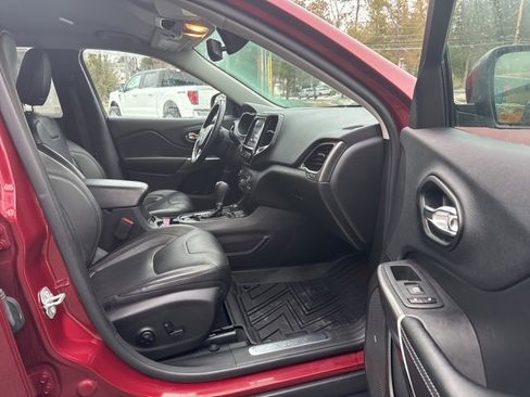 Used 2020 Jeep Cherokee Limited image 18