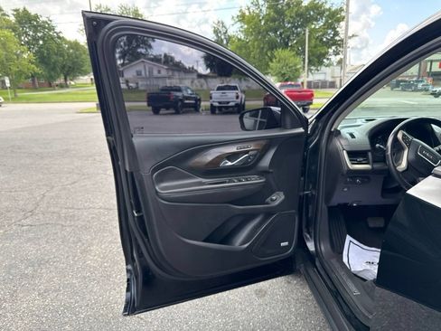 Used 2020 GMC Terrain Denali w/ Denali Premium Package FWD image 17