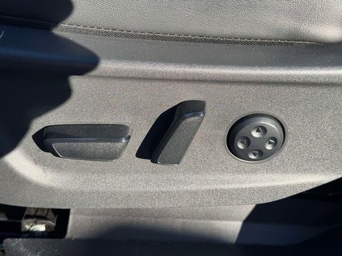 Used 2024 Nissan Ariya FWD image 17